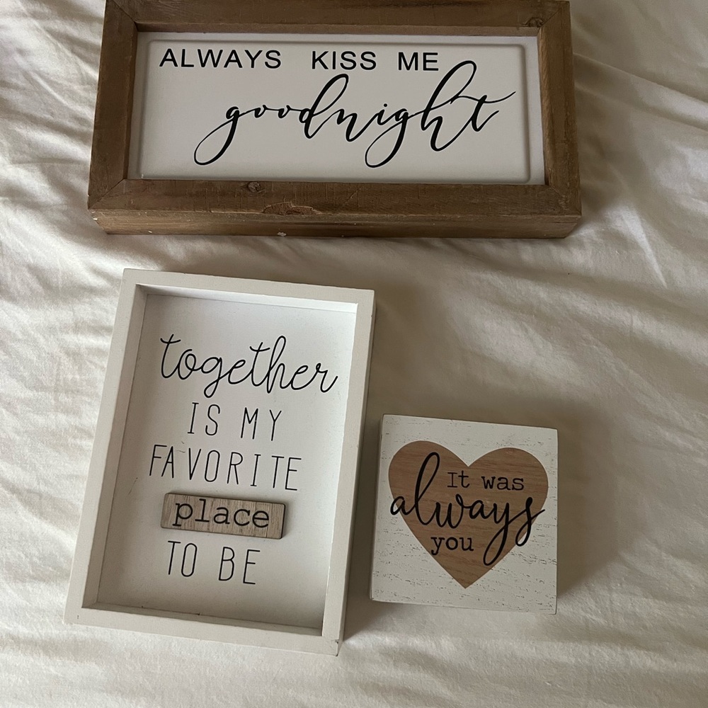 4 farmhouse decor pieces